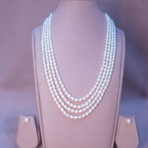 Four line pearls necklace