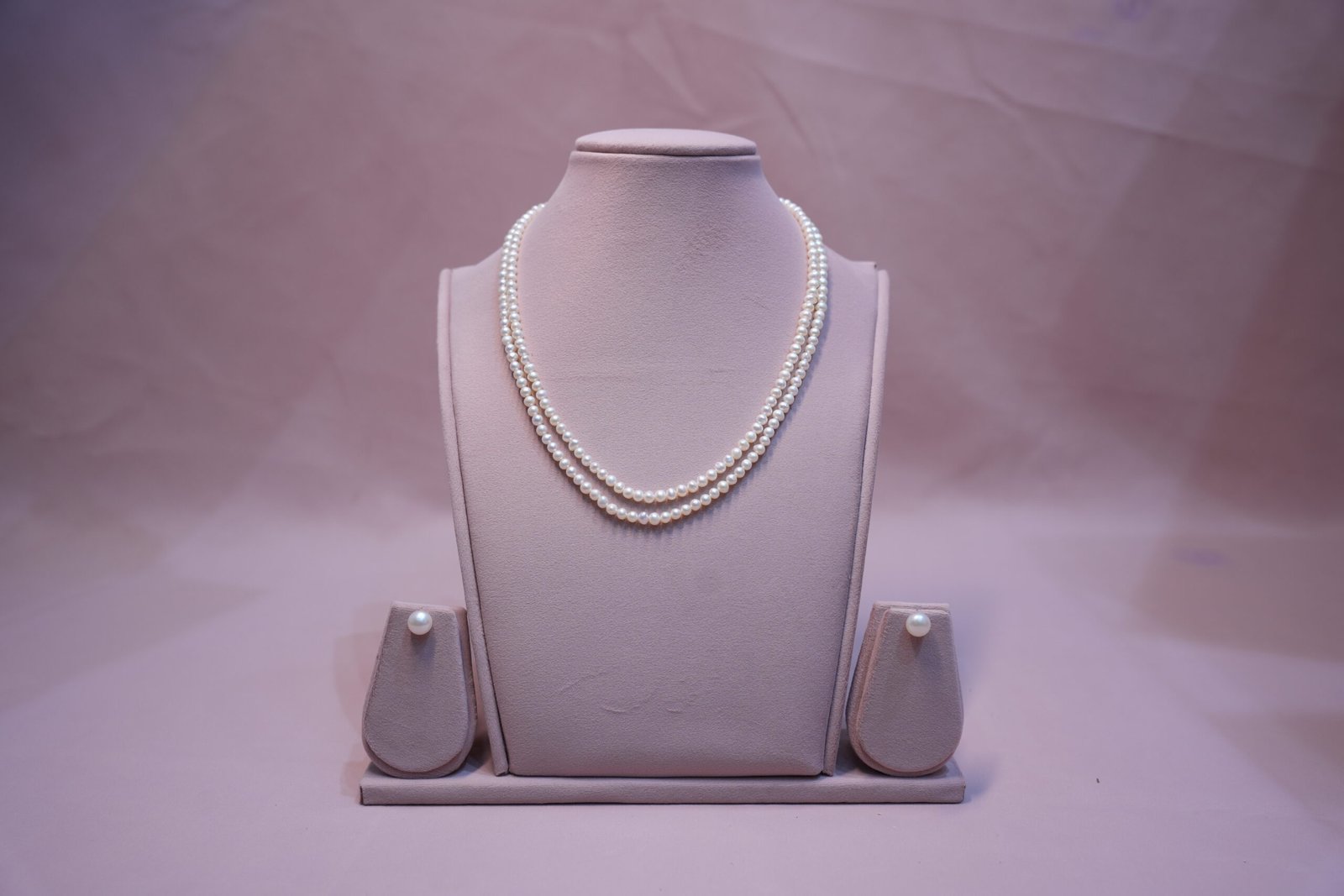 Double line pearls necklace