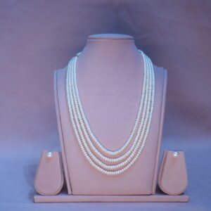 Four line pearls necklace