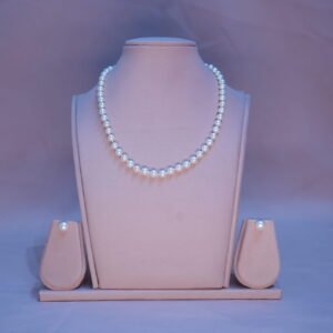 Single line pearls necklace