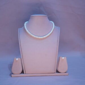 Single line pearls necklace