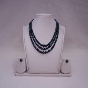Triple line pearls necklace